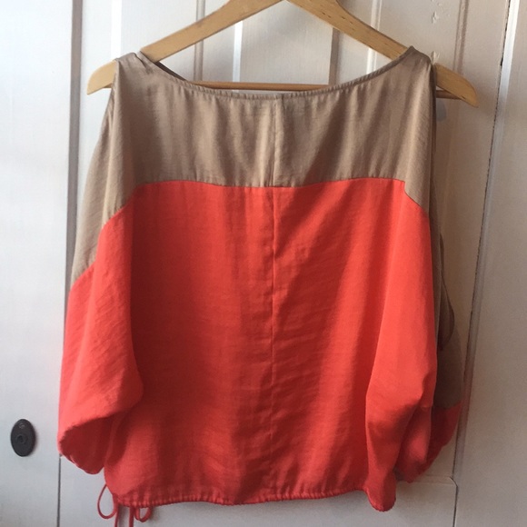 BCBG salmon and tan cut out sleeve blouse - Picture 5 of 5